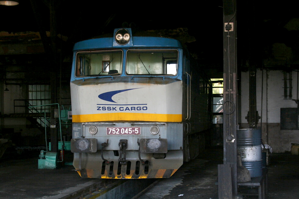 752 045-5