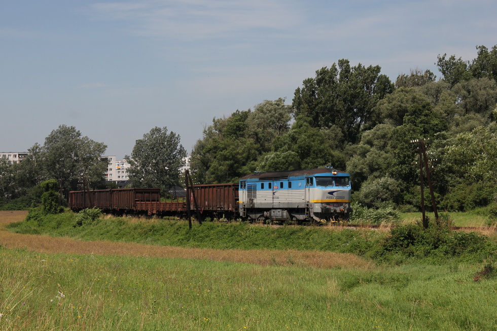 752 052-1