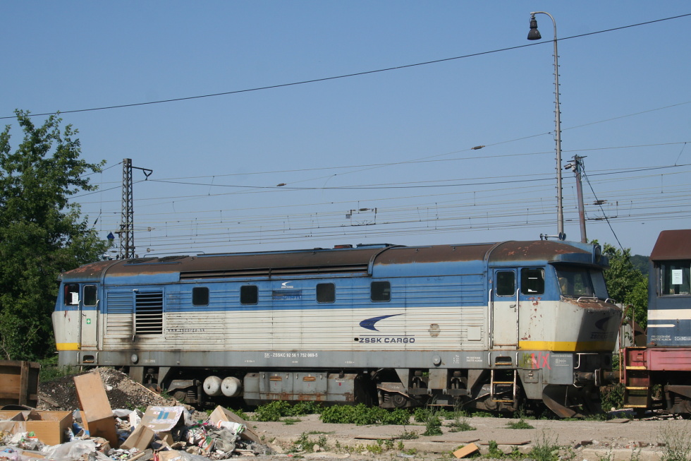 752 069-5