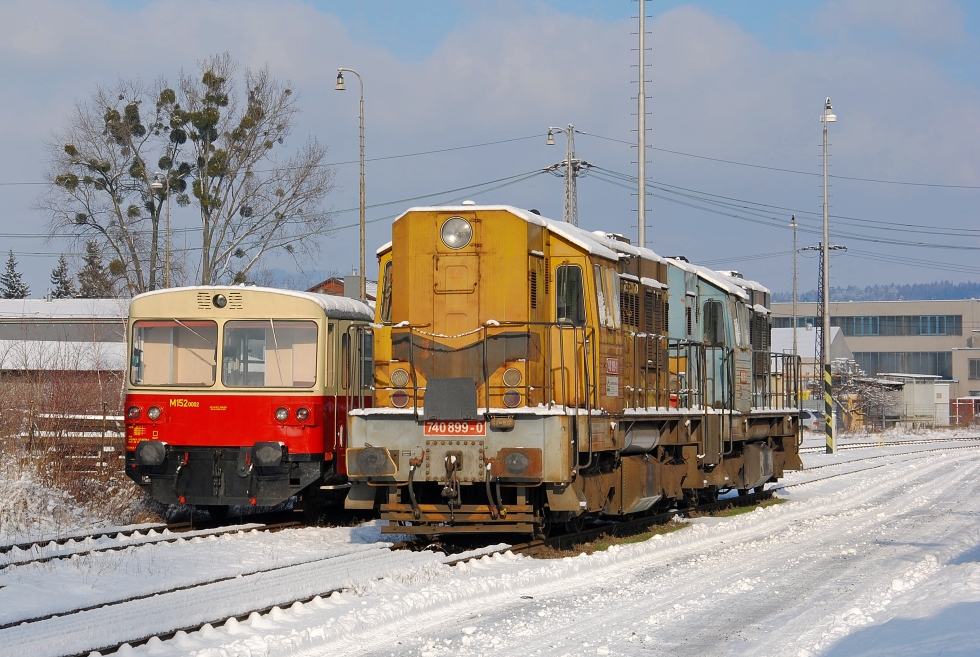 740 899-0