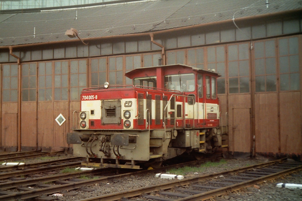 704 005-8