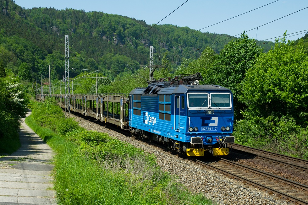 372 011-7