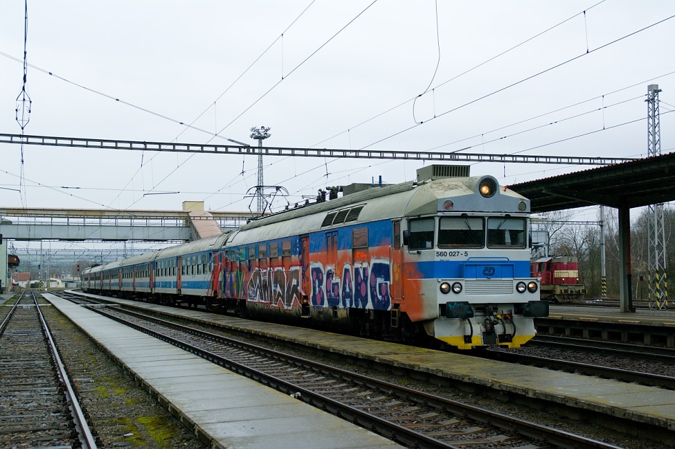 560 027-5