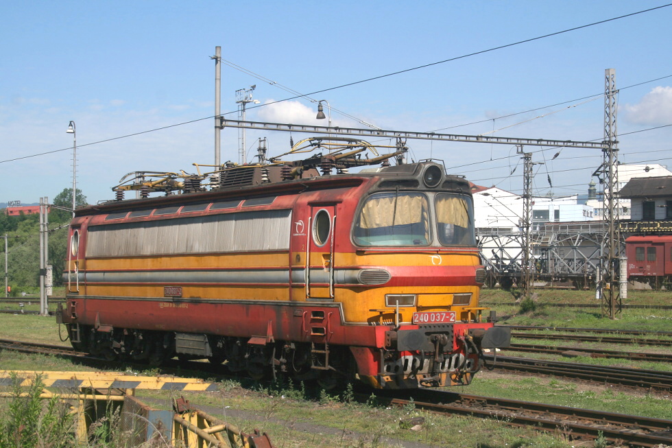 240 037-2