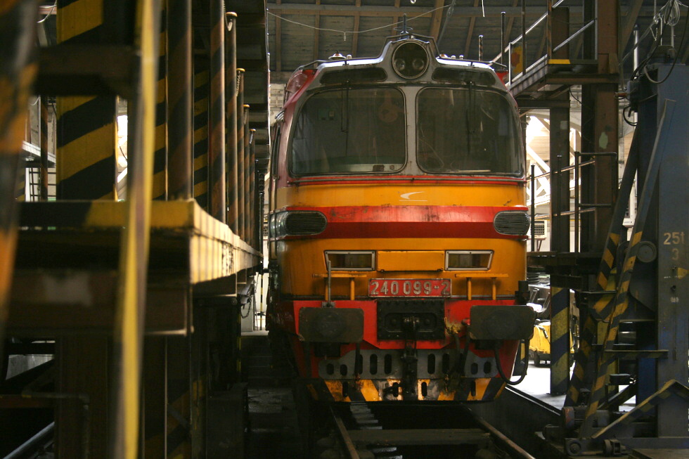 240 099-2