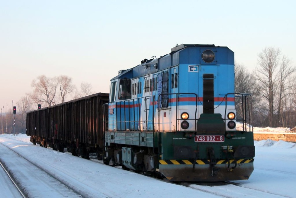 743 002-8