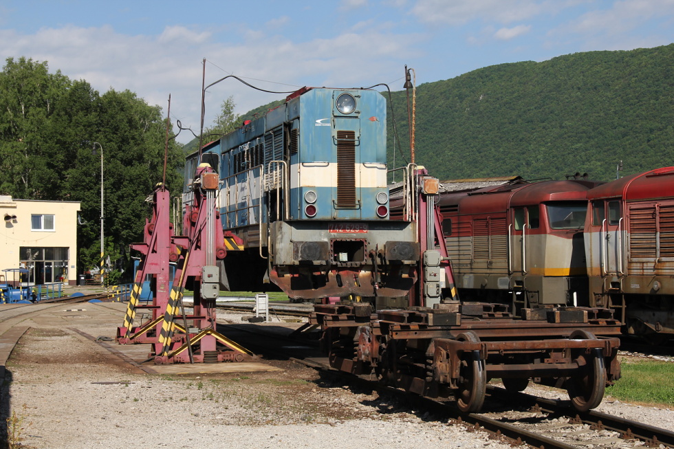 742 629-9