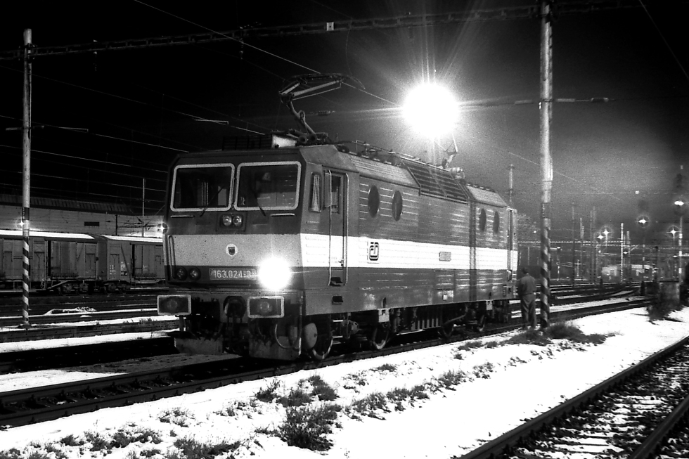 163 024-3