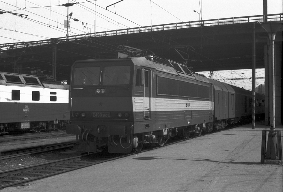 E499.3035