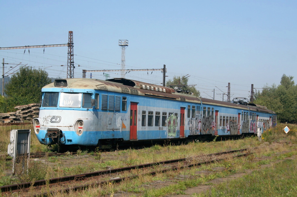 451 037-6