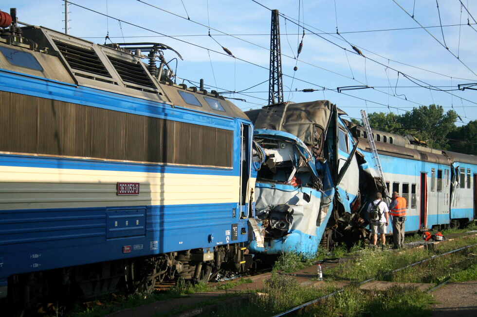 451 048-3