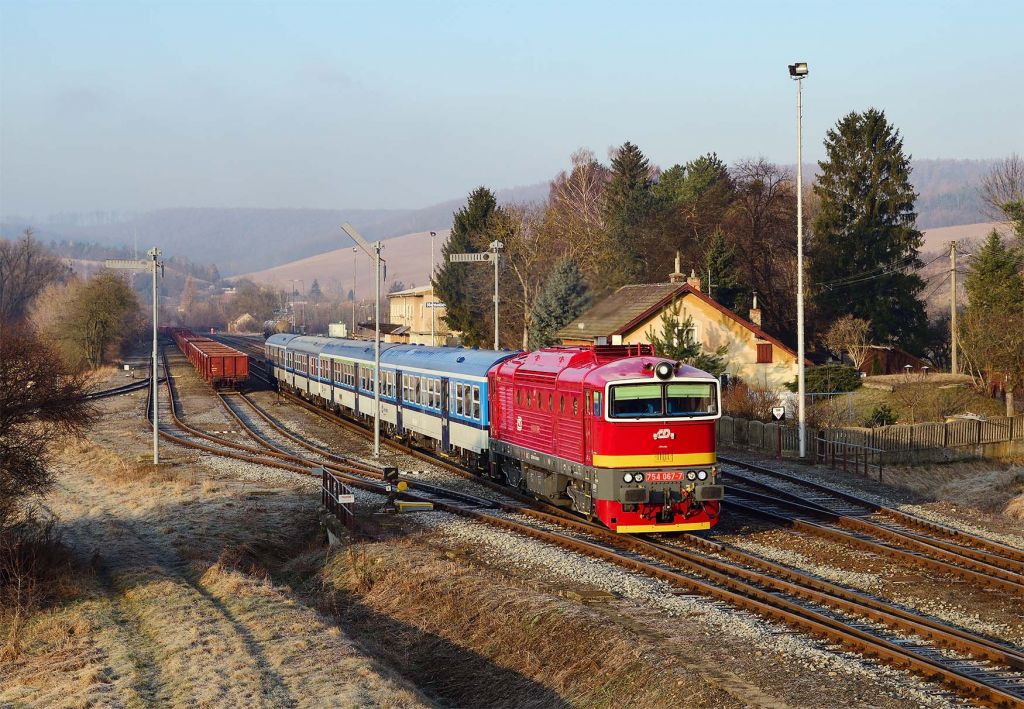 754 067-7