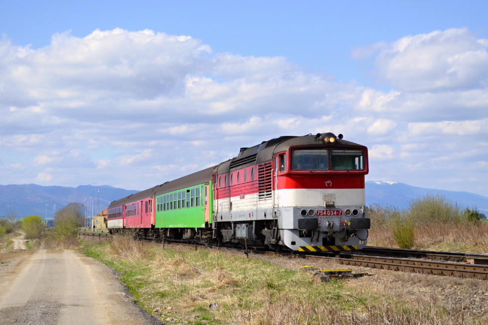 754 034-7