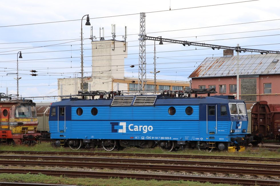 363 022-5