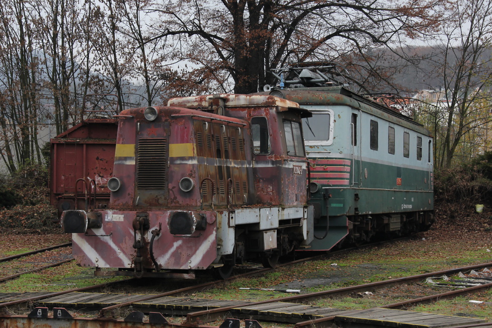 703 042-2