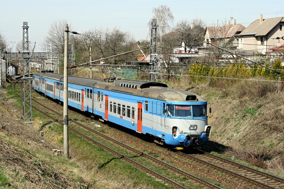 451 032-7