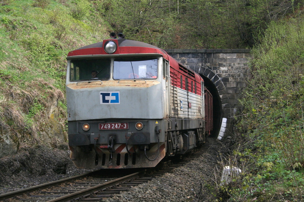 749 247-3