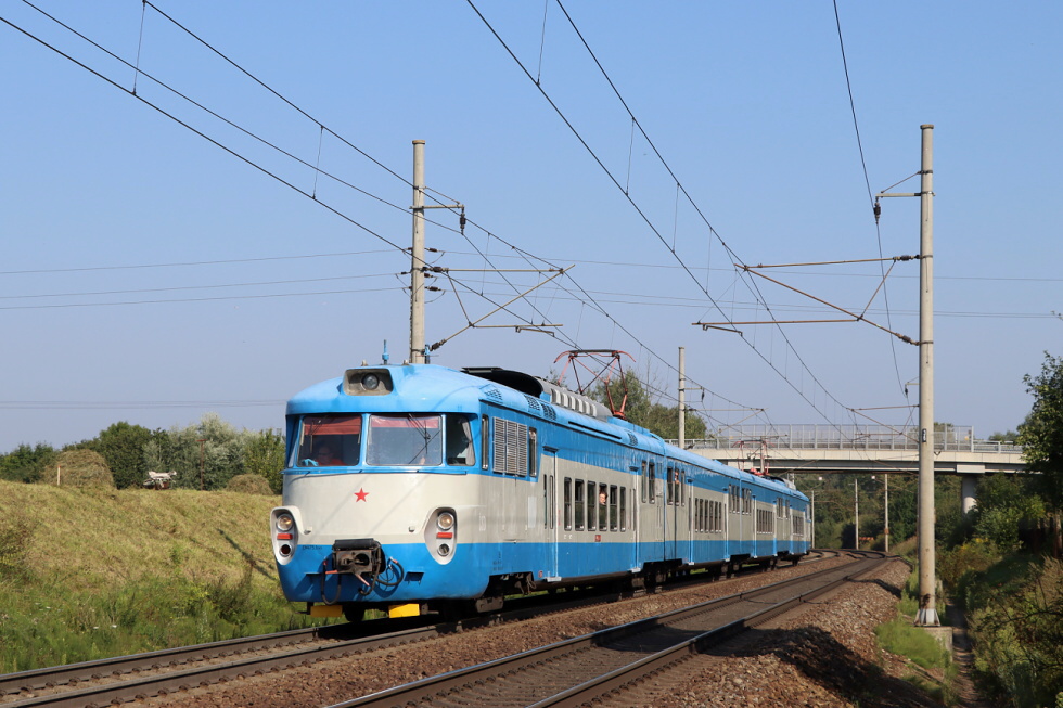 451 045-9