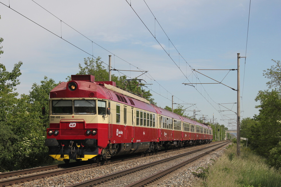 560 023-4
