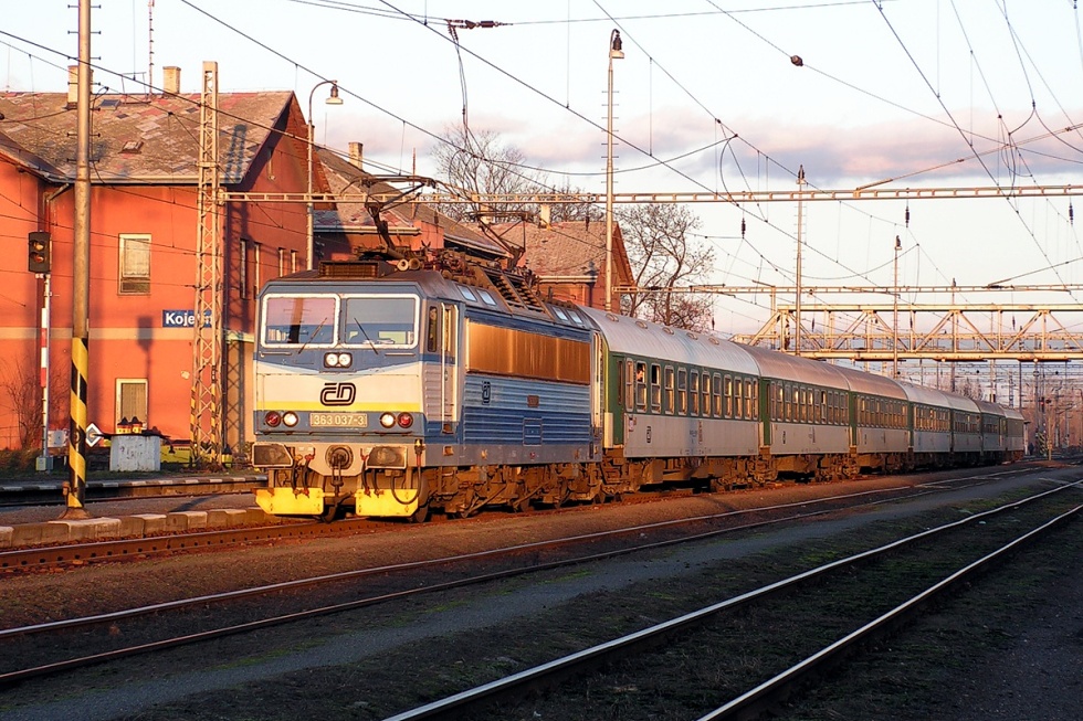 363 037-3