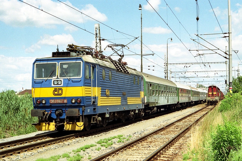 363 087-8