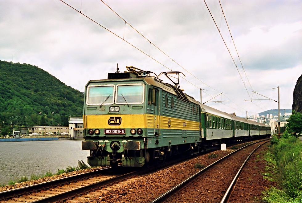 163 009-4