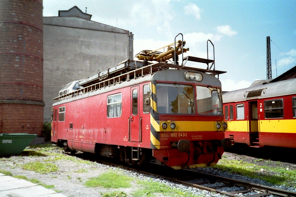892 043-1