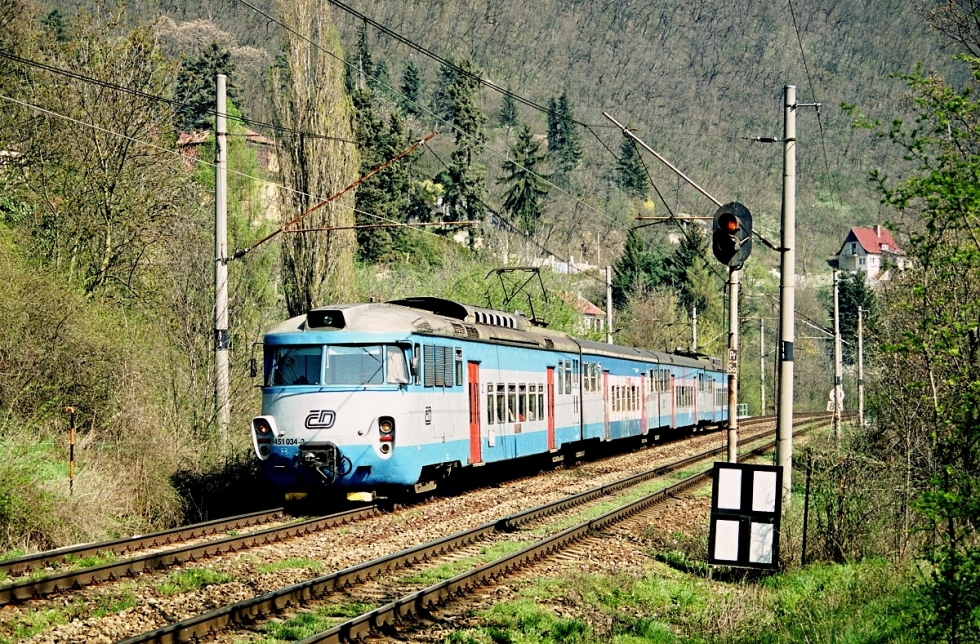 451 034-3