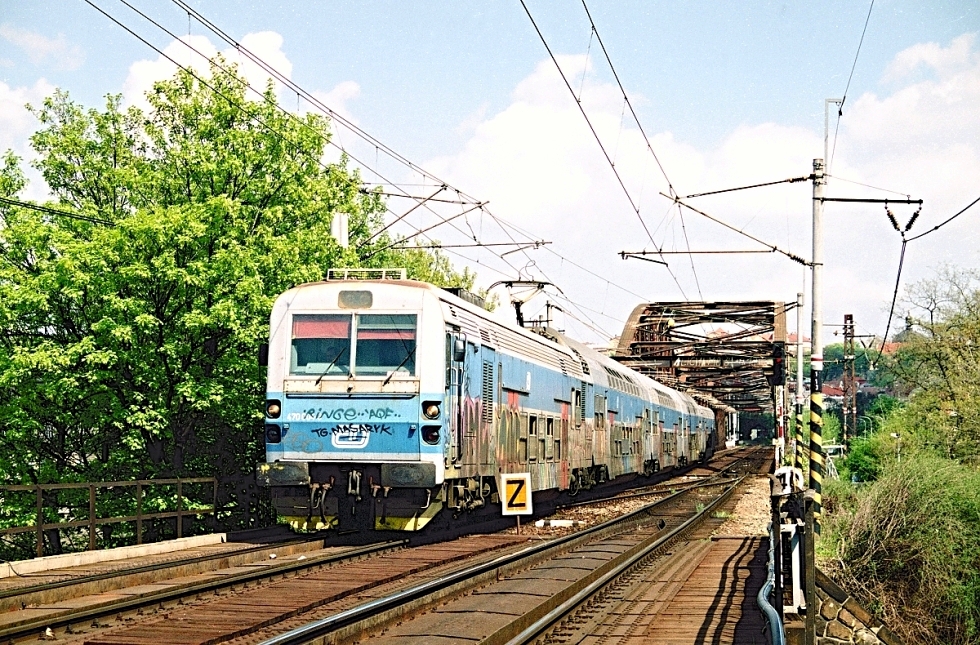 470 004-3