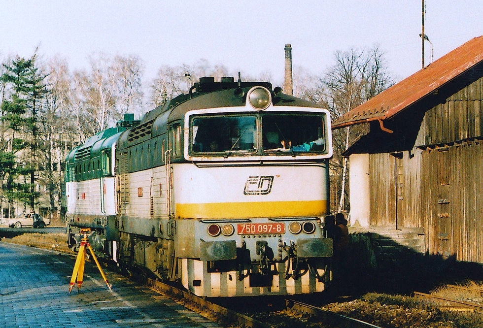 750 097-8