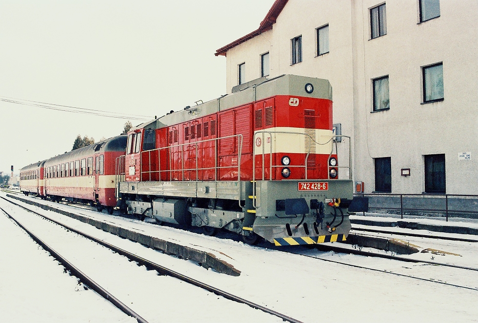 742 428-6