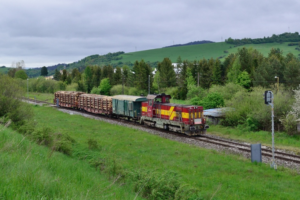 731 033-7