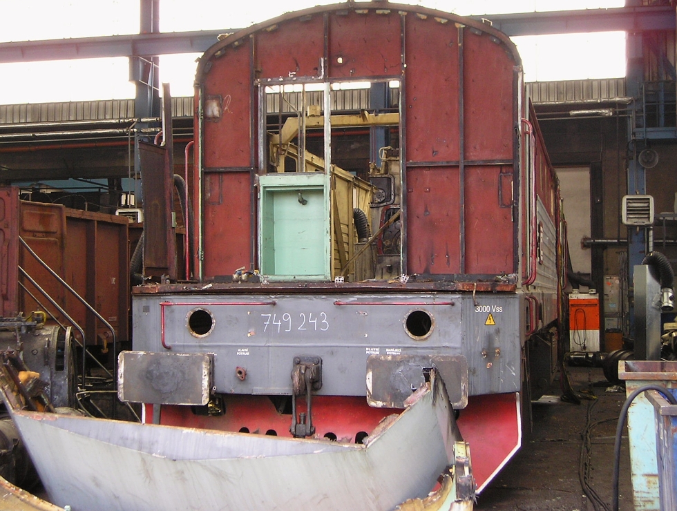 749 243-2