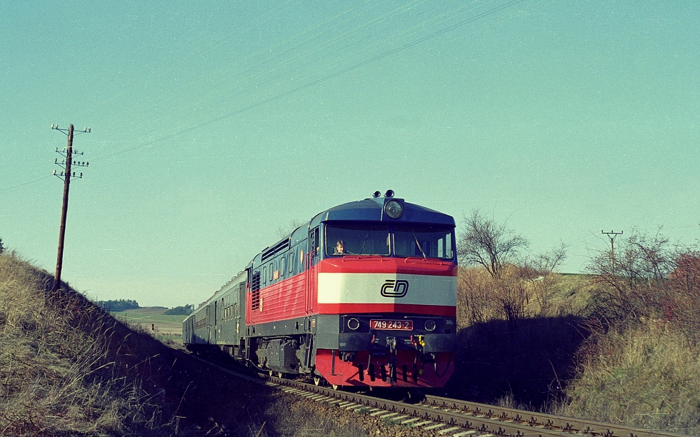 749 243-2