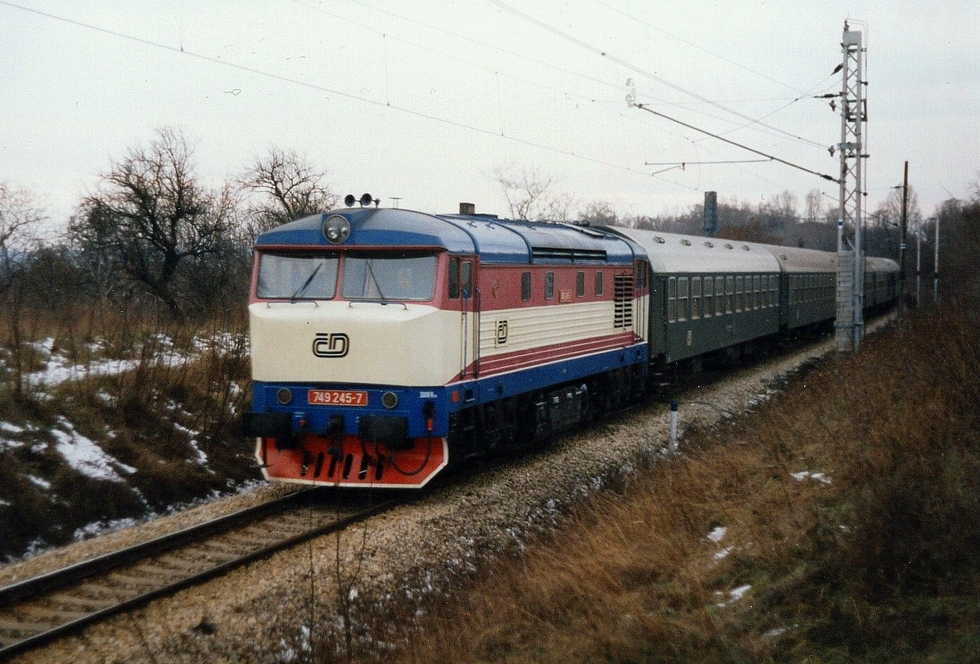 749 245-7