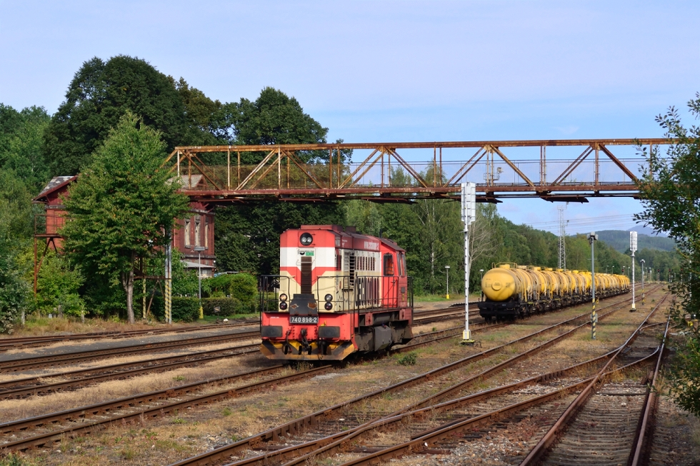 740 898-2