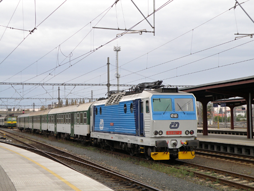 163 067-2
