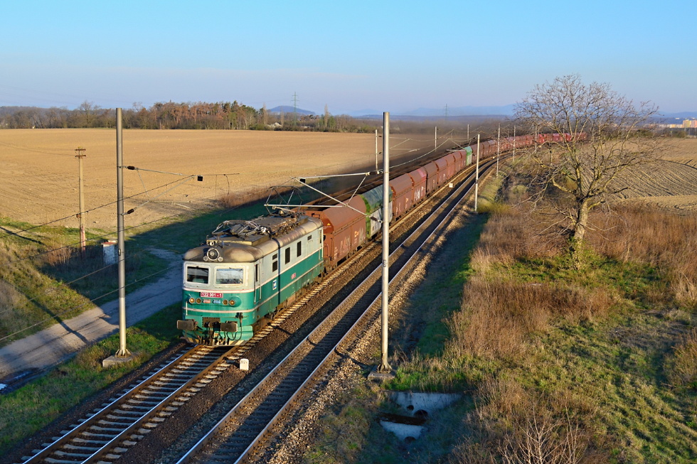 122 001-1