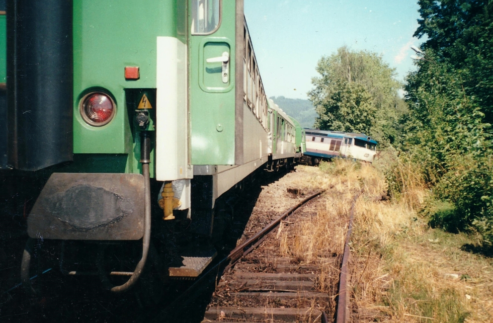 749 245-7