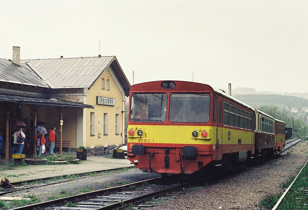 810 052-1