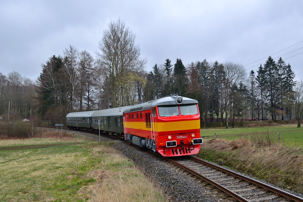 751 033-2