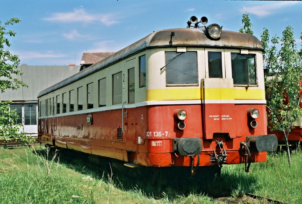831 136-7