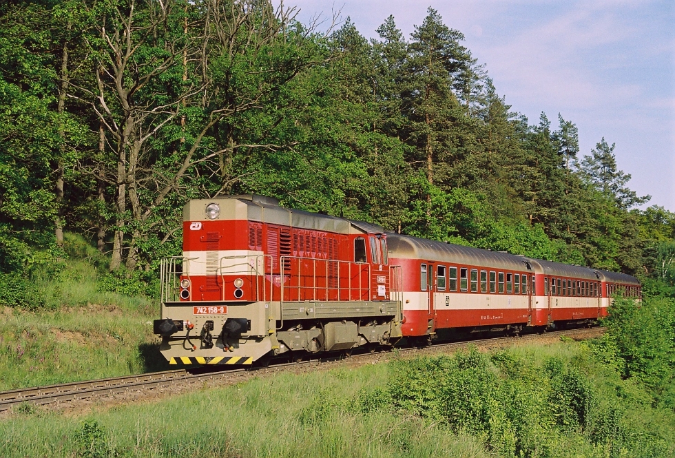 742 158-9