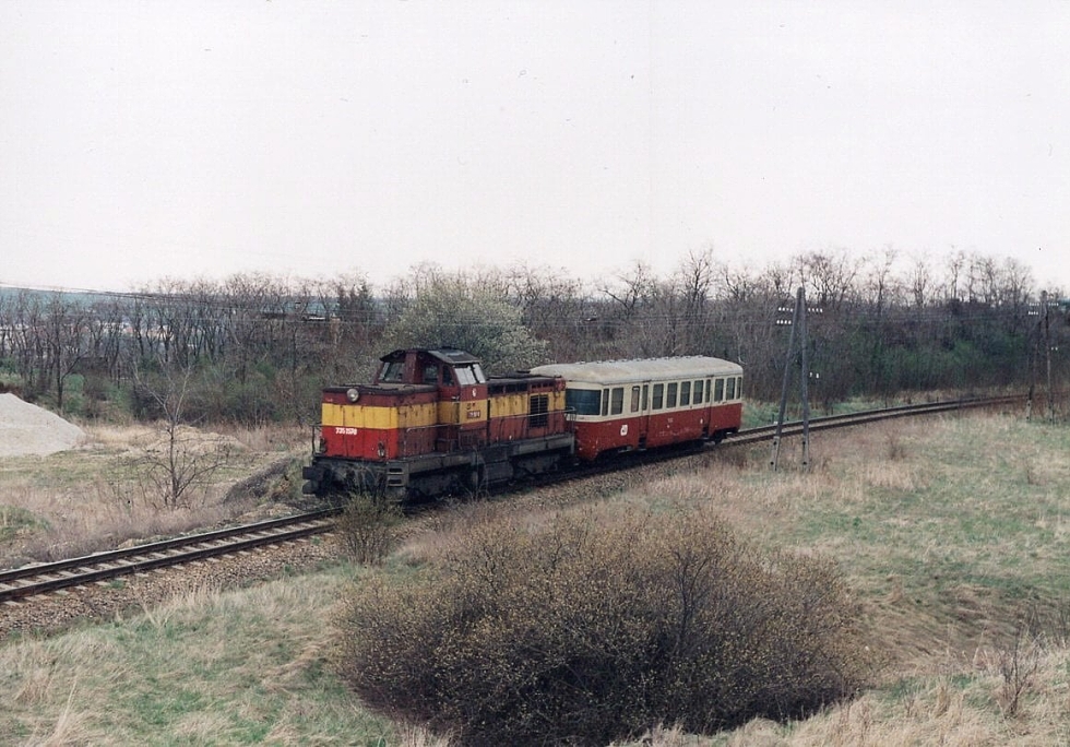 735 157-0