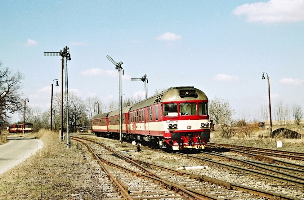 854 032-0