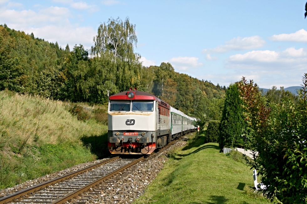 749 246-5
