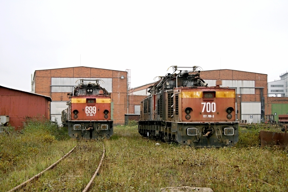 127 700-3
