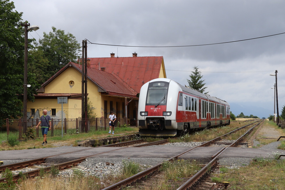 861 037-4
