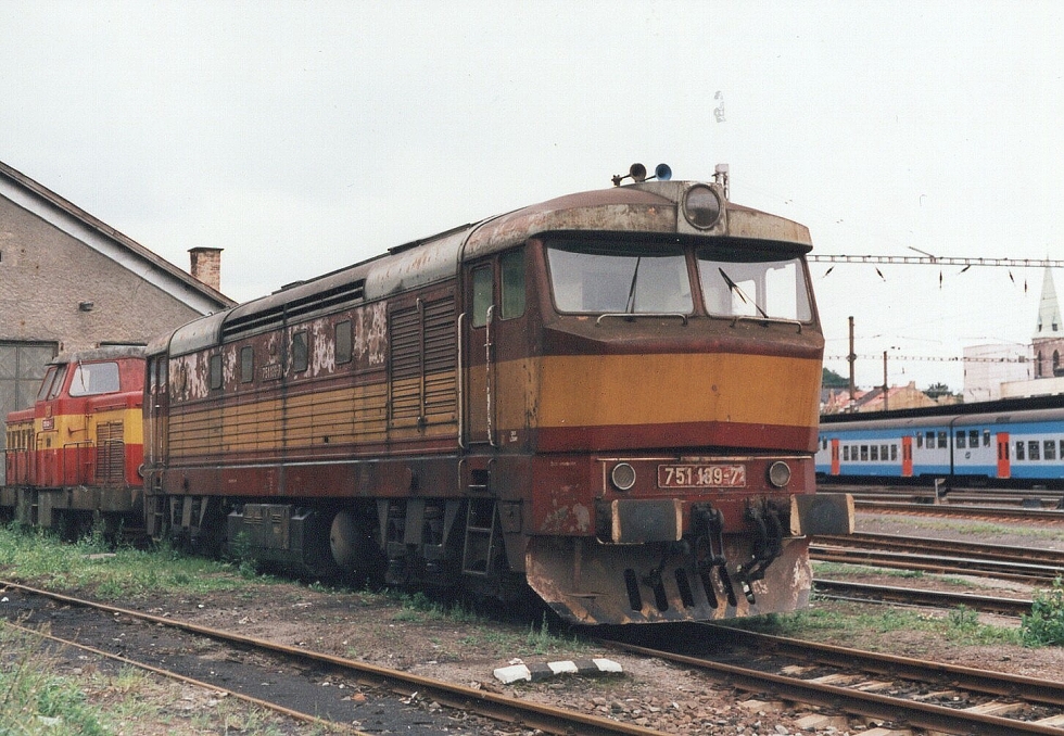 751 139-7