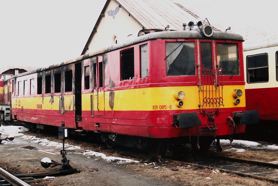 831 085-6